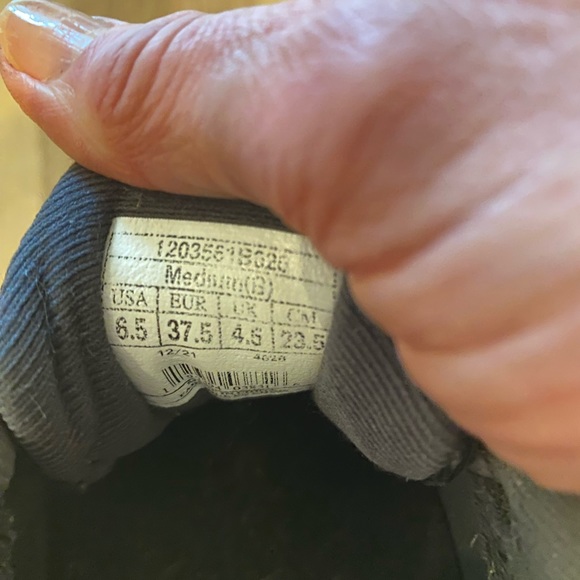 Brooks Ghost 14 Running Shoe. Sz 6 1/2. - Picture 4 of 6